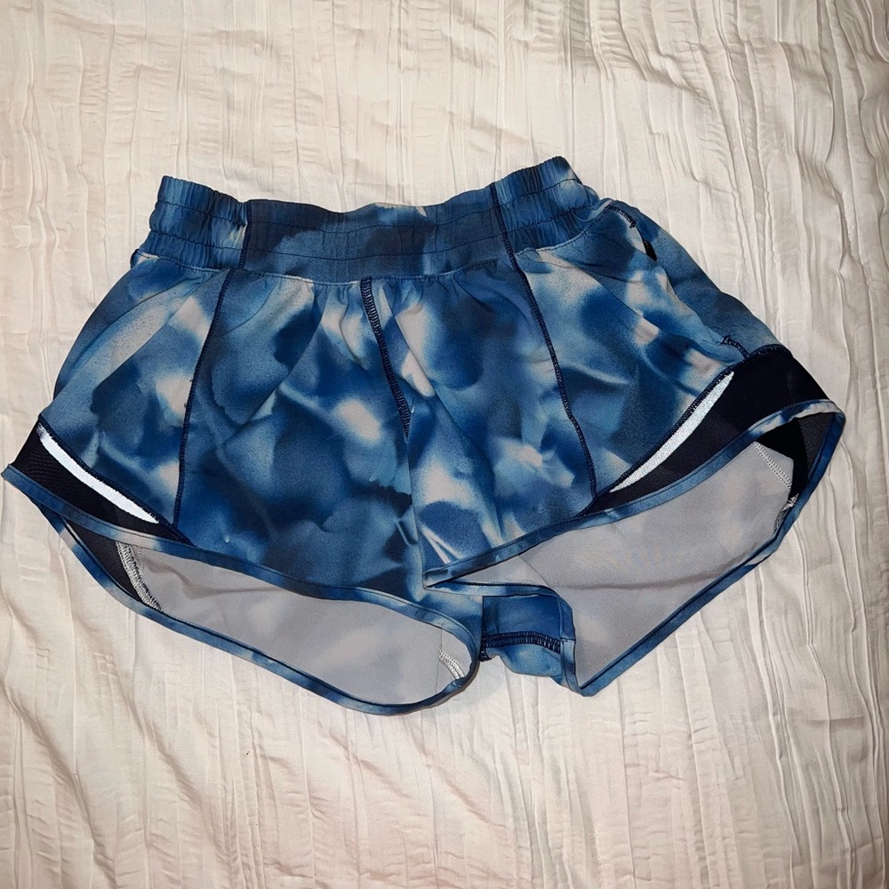 Lululemon Athletica Hotty Hot Low-Rise Lined Shorts 2.5” Blue